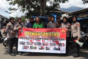 Polwan Polres Lampung Selatan Patroli Mobile Saat Shalat Jumat